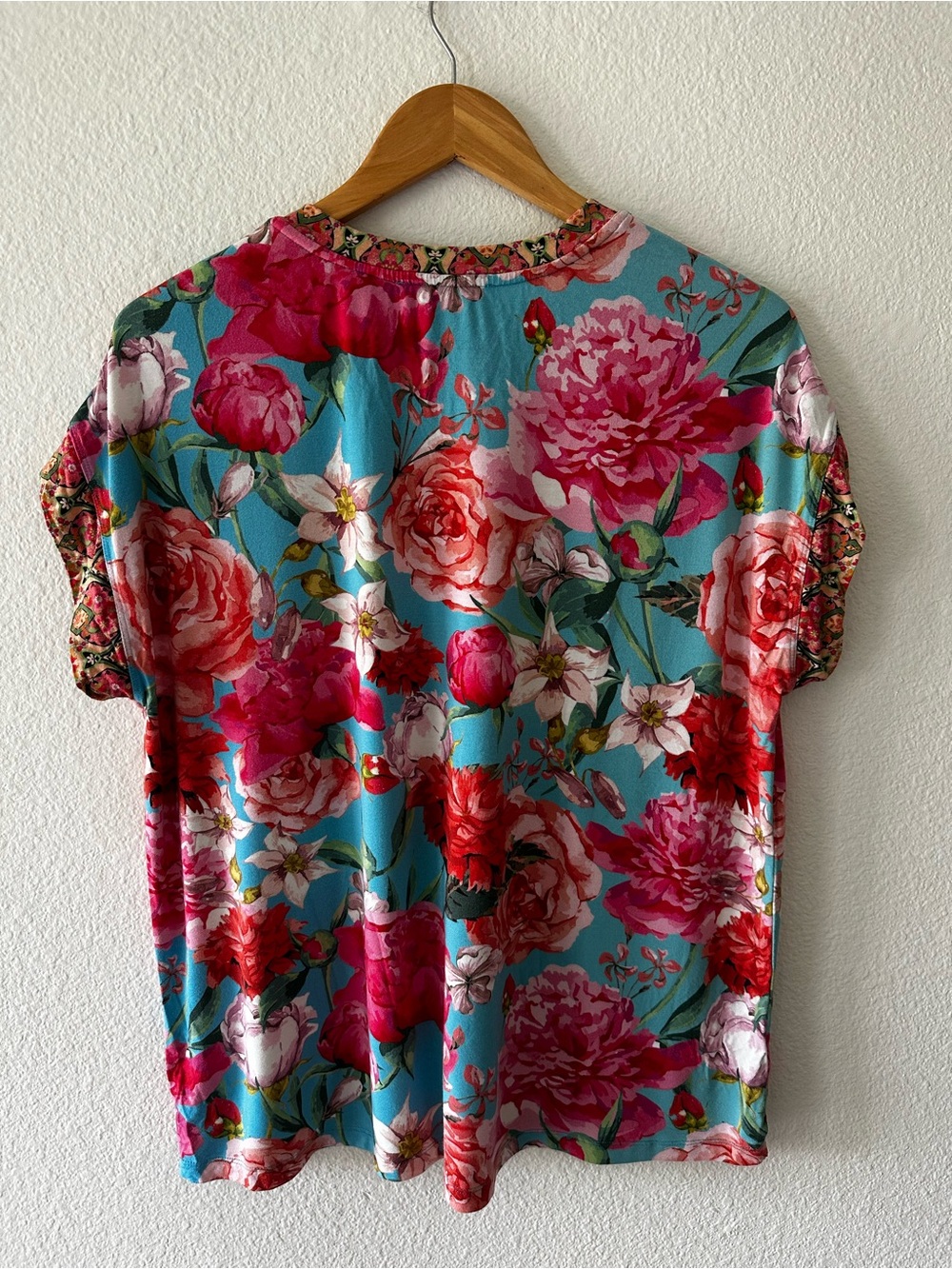 Johnny Was Aqua Floral Short Sleeve Tee with Pink & Red Blooms - Picture 3 of 3